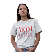 Lade das Bild in den Galerie-Viewer, MOM WOW classic - T-Shirt UNISEX BIO (mehr Farben)