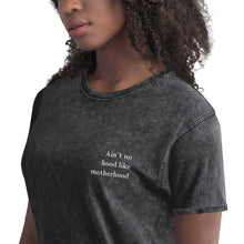 Lade das Bild in den Galerie-Viewer, Ain´t no hood like motherhood Stick Weiß Denim Used
